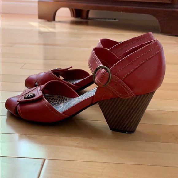 Red sandals Indigo brand - Picture 2 of 6